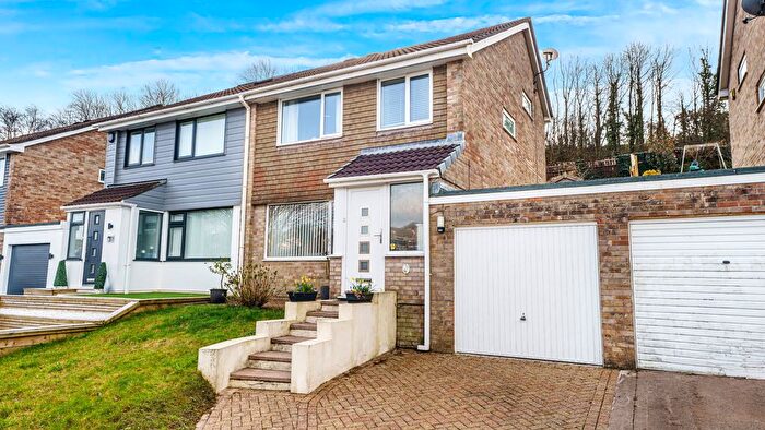 3 Bedroom Semi-Detached House For Sale In Slatelands Close, Plympton, Plymouth, PL7