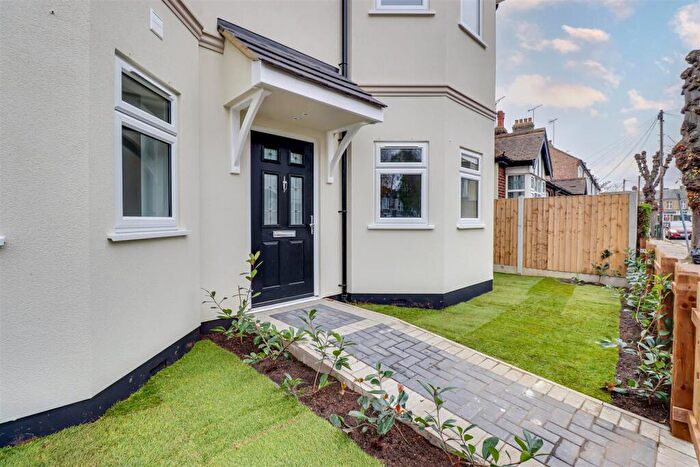 2 Bedroom Apartment For Sale In * Ground Floor * St. Benets Road, Southend-On-Sea, SS2