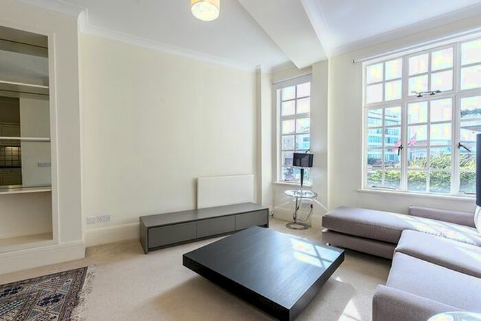 5 Bedroom Flat To Rent In Strathmore Court, St. John's Wood, London, NW8