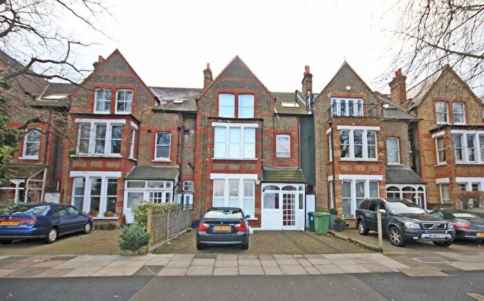 2 Bedroom Flat To Rent In Kew Road, Richmond, TW9