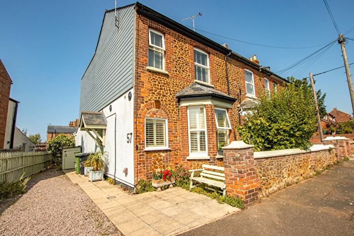 4 Bedroom Semi-Detached House For Sale In Crescent Road, Hunstanton, PE36