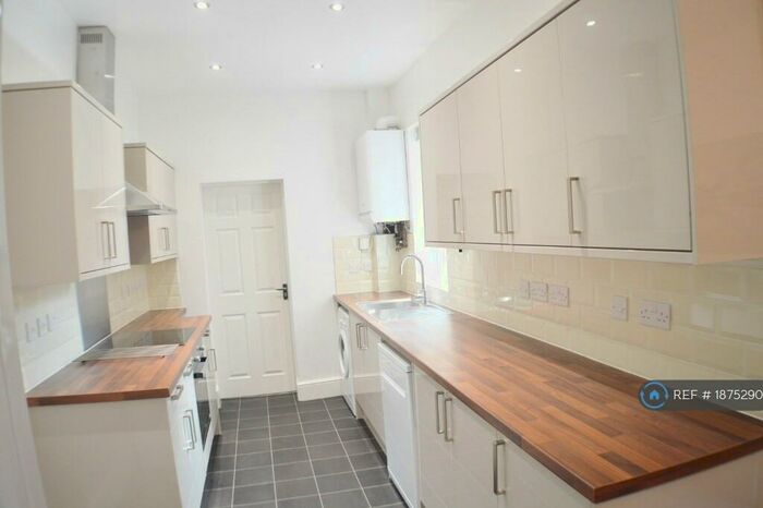 3 Bedroom Terraced House To Rent In Shelton Street, Nottingham, NG3