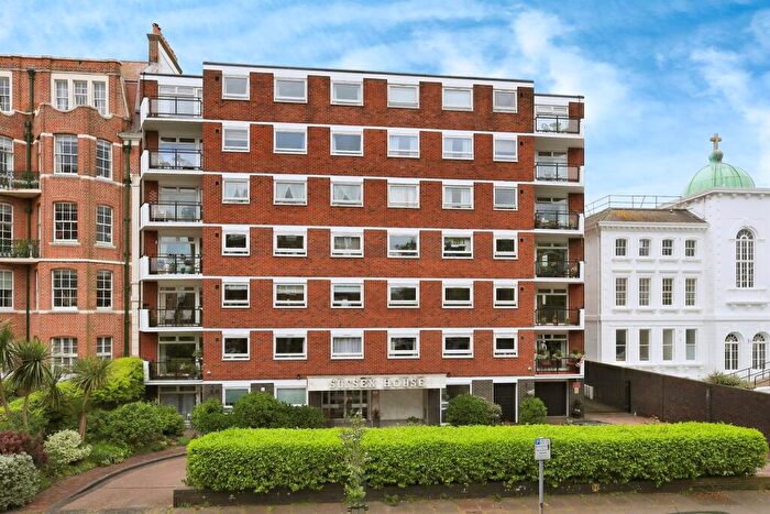 2 Bedroom Flat For Sale In Hartington Place, Eastbourne, BN21