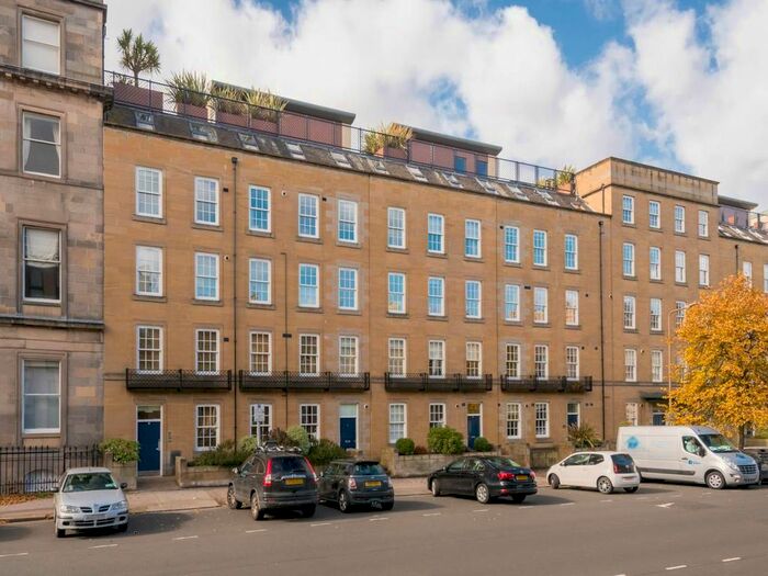2 Bedroom Flat To Rent In Brunswick Street, Hillside, Edinburgh, EH7