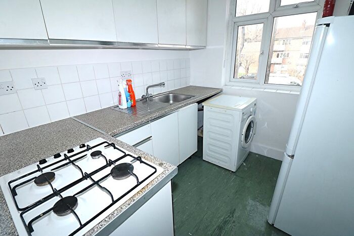 1 Bedroom Flat To Rent In Rush Green Road, Romford, Essex, RM7
