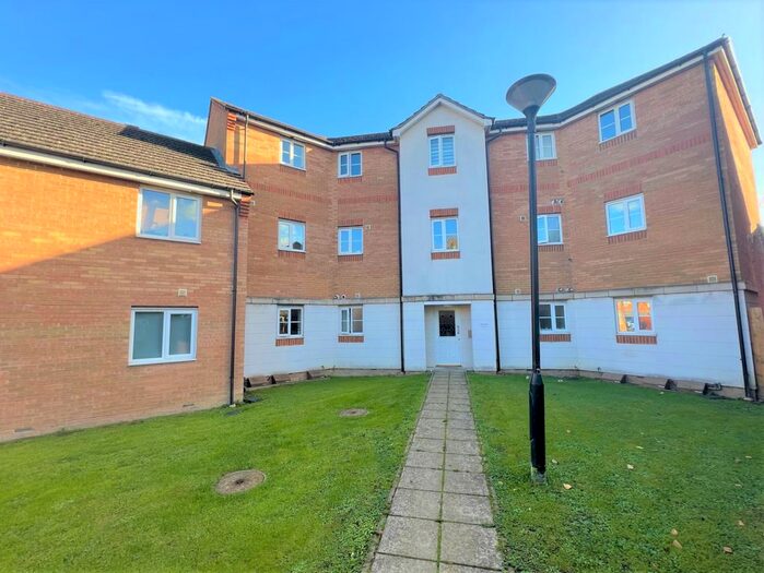 2 Bedroom Flat To Rent In Columbia Road, Broxbourne, EN10