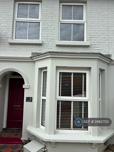 2 Bedroom Terraced House To Rent In Queen Street, Aylesbury, HP20