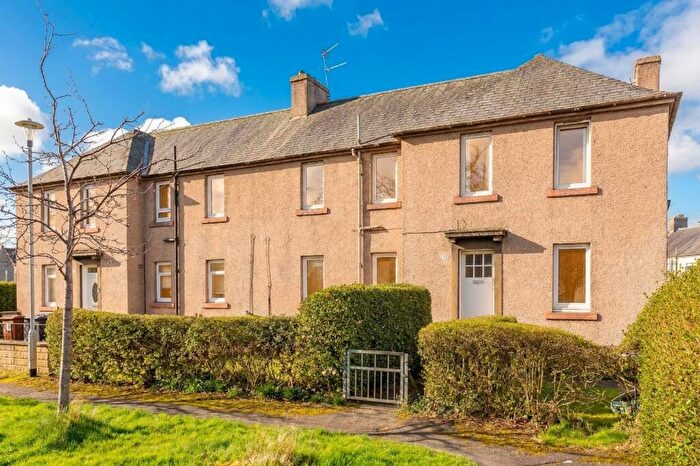 2 Bedroom Semi-detached Villa For Sale In Whitson Road, Balgreen, Edinburgh, EH11