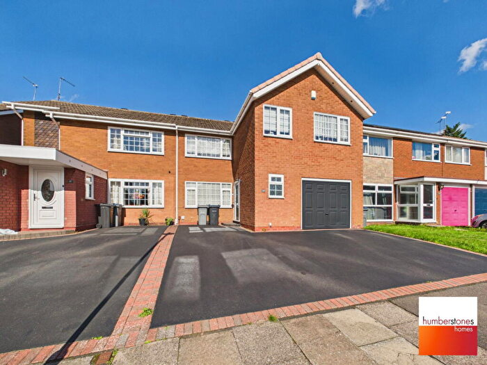 4 Bedroom Semi-Detached House For Sale In Collins Close, Quinton, B32