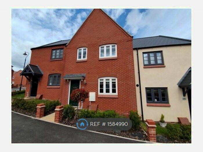 3 Bedroom Terraced House To Rent In Foxhills Way, Brackley, NN13