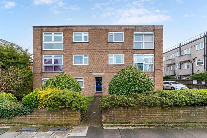 1 Bedroom Flat To Rent In Montague Road, London, SW19