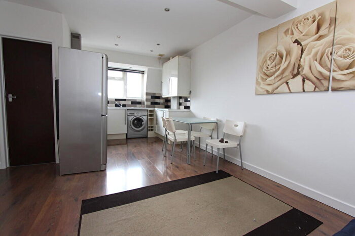 1 Bedroom Apartment To Rent In Pinner, Eastcote, HA5