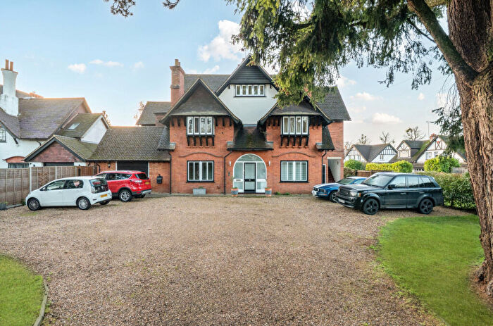 2 Bedroom Maisonette For Sale In Murdoch Road, Wokingham, Berkshire, RG40