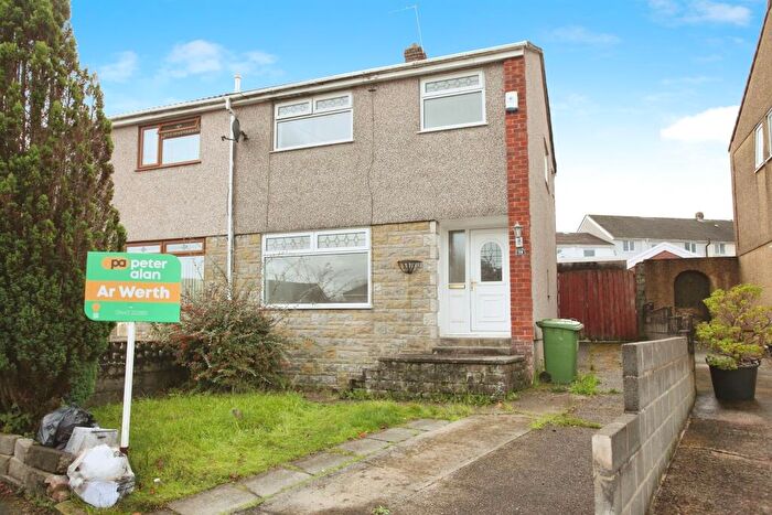 3 Bedroom Semi-Detached House For Sale In St. Annes Drive, Llantwit Fardre, Pontypridd, CF38