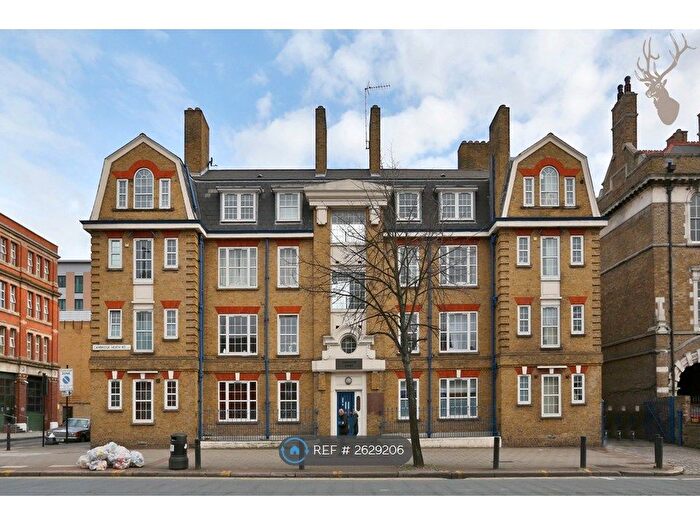 3 Bedroom Flat To Rent In Cambridge Health Road, London, E2