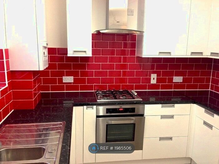 2 Bedroom Flat To Rent In Frendsbury Road, London, SE4