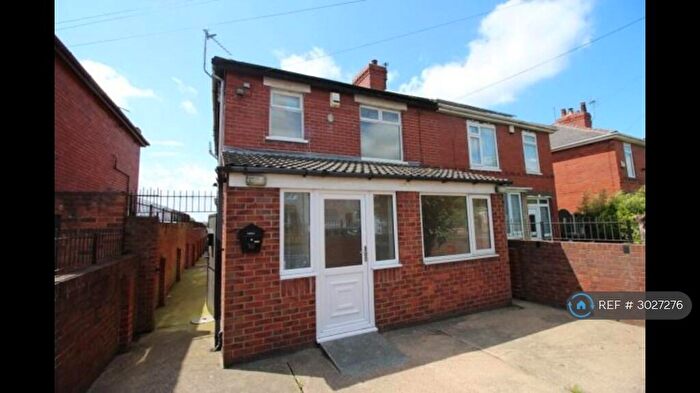 3 Bedroom Flat To Rent In Lyndhurst, Doncaster, DN7