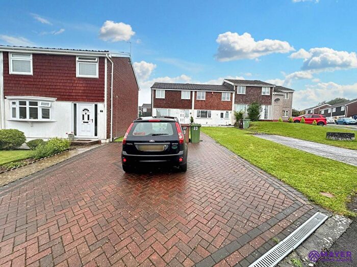 3 Bedroom End Of Terrace House For Sale In Weir Close, Mainstone, PL6
