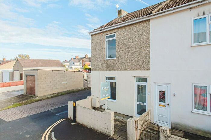2 Bedroom End Of Terrace House For Sale In Suffolk Street, Swindon, Wiltshire, SN2