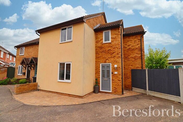 3 Bedroom End Of Terrace House For Sale In Dunlin Close, Heybridge, CM9