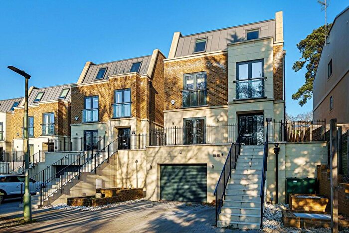 5 Bedroom Detached House For Sale In Woodlands Road, Bromley, BR1