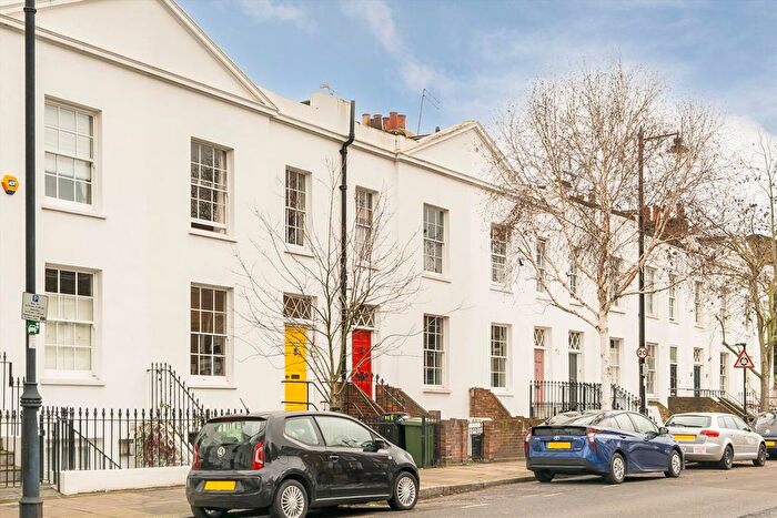 2 Bedroom Terraced House For Sale In Hemingford Road, Barnsbury, N1