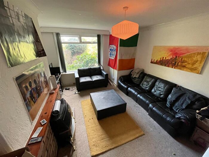 6 Bedroom Terraced House To Rent In Hartley Avenue, Woodhouse, Leeds, LS6