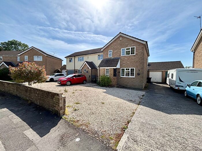 3 Bedroom Semi Detached House For Sale In Lime Kiln, Yeovil, BA21