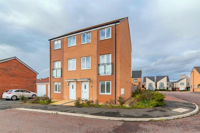 3 Bedroom Semi-Detached House To Rent In Osprey Walk, Great Park, NE13