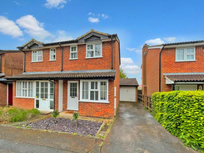 1 Bedroom Semi-Detached House To Rent In Black Acre Close, Amersham, HP7