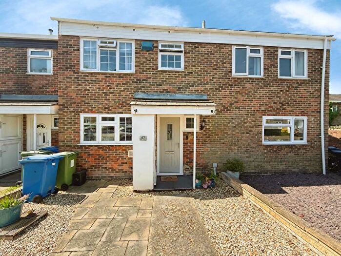 3 Bedroom Terraced House For Sale In Elizabeth Close, Bracknell, Berkshire, RG12