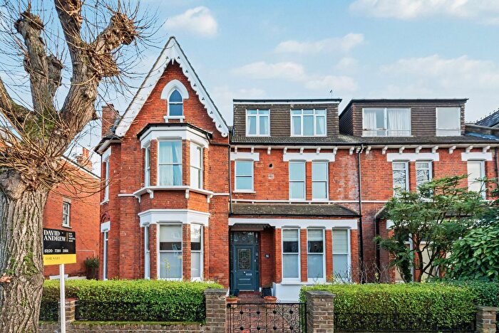 2 Bedroom Flat For Sale In Stapleton Hall Road, London, N4