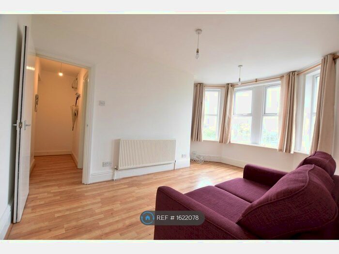 1 Bedroom Flat To Rent In Crescent Road, Luton, LU2
