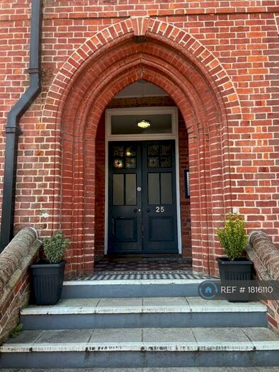 1 Bedroom Flat To Rent In Gordon Lodge, Eastbourne, BN21