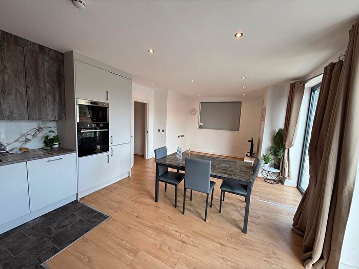 1 Bedroom Flat To Rent In Julien Road, Coulsdon, CR5