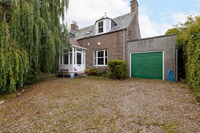 4 Bedroom Detached House For Sale In Perth Road, Scone, Perth, PH2