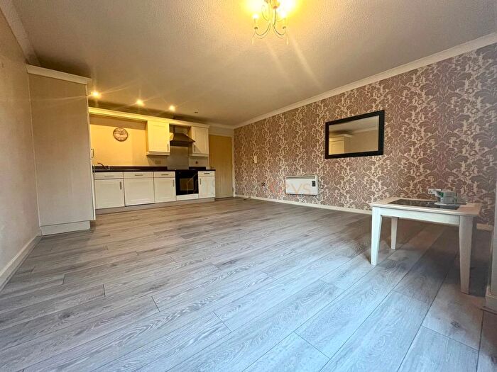 2 Bedroom Flat To Rent In Palatine Place, Gateshead, Gateshead, NE11