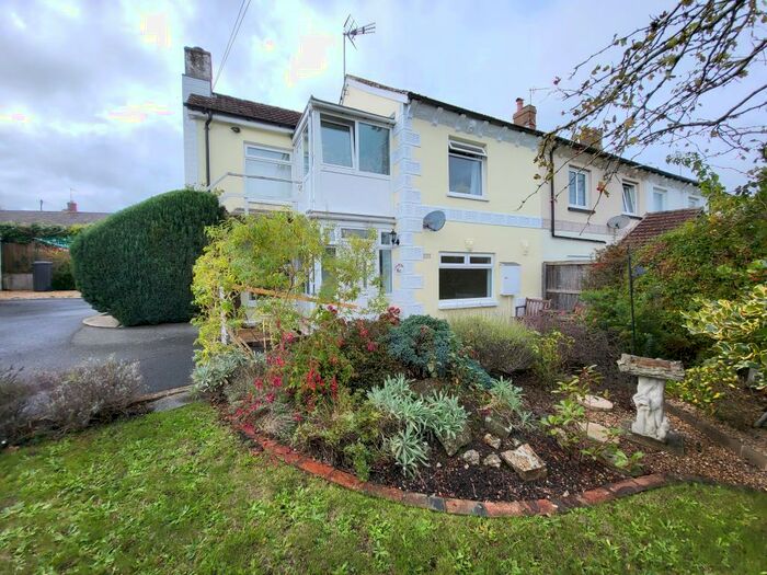 2 Bedroom Maisonette To Rent In Shide Road, Newport, PO30