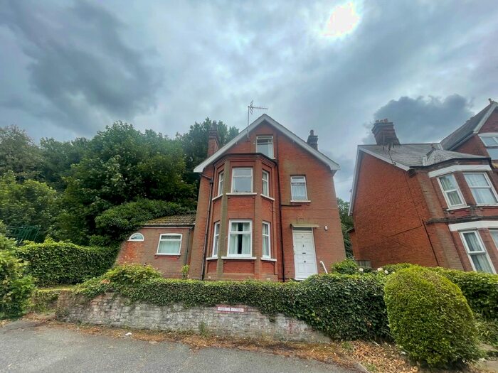 1 Bedroom Flat To Rent In Gippeswyk Road, Ipswich, IP2