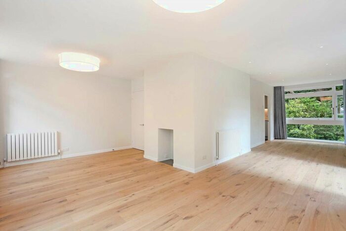 4 Bedroom Property To Rent In Melbury Road, Kensington, London, W14