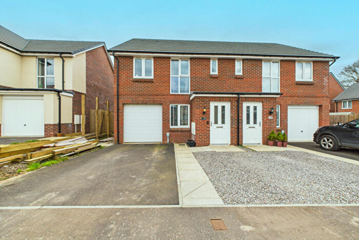 3 Bedroom Semi-Detached House For Sale In Tawny Mews, Lyndey, GL15