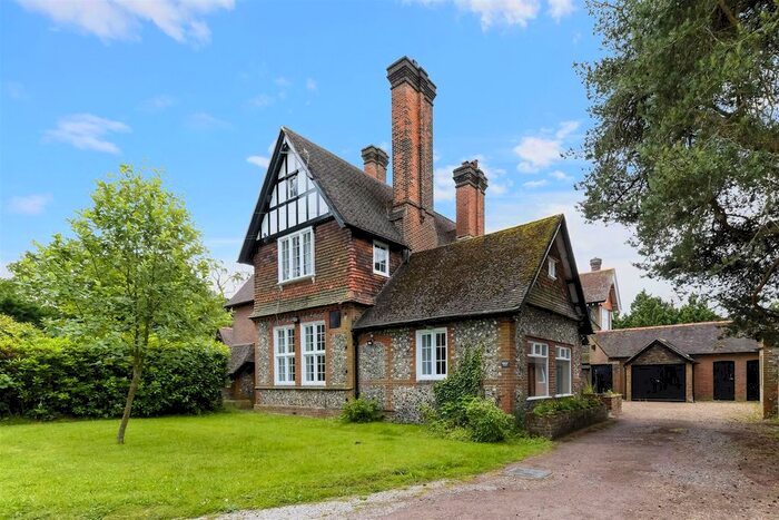 3 Bedroom Maisonette To Rent In Walton Street, Walton On The Hill, Tadworth, KT20