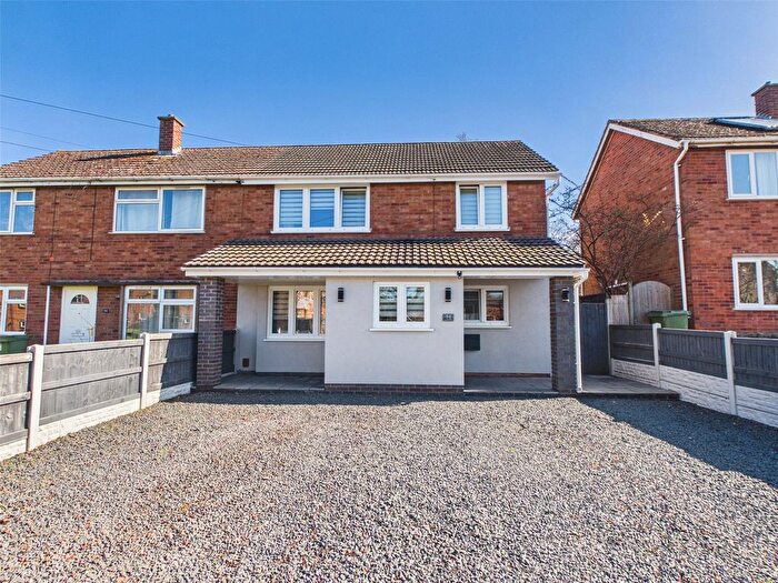 3 Bedroom Semi Detached House For Sale In Crickley Drive, Worcester, Worcestershire, WR4
