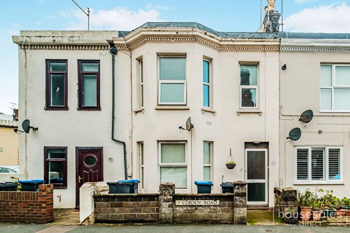 2 Bedroom Flat For Sale In Cobden Road, Worthing, BN11