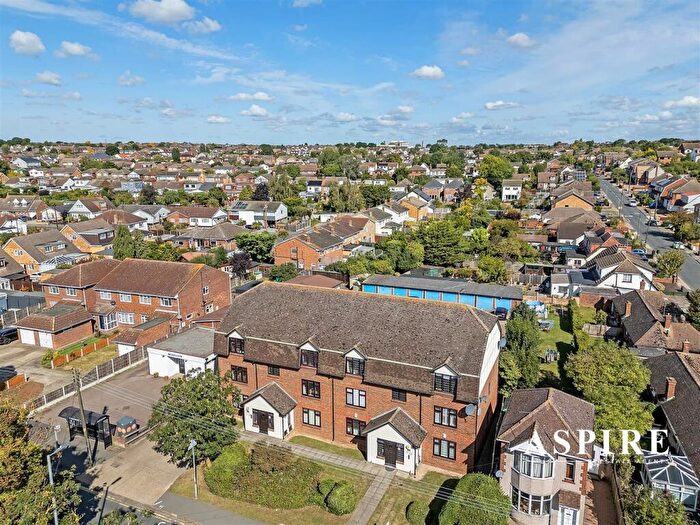 1 Bedroom Flat To Rent In High Road, Benfleet, SS7