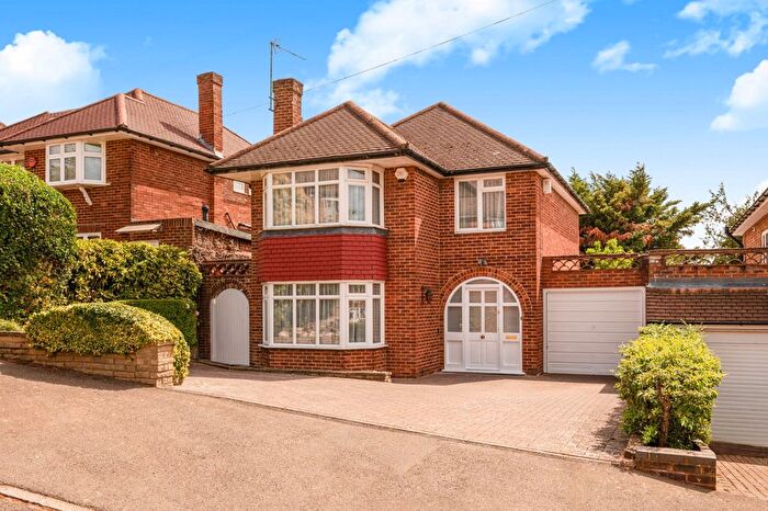 3 Bedroom Detached House For Sale In Winscombe Way, Stanmore, London, HA7
