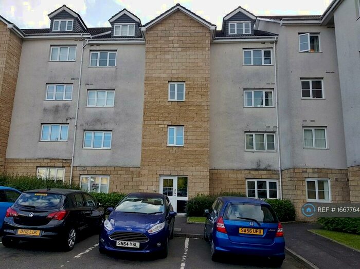2 Bedroom Flat To Rent In Queens Crescent, Livingston, EH54