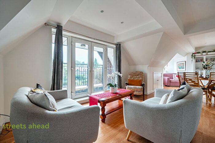 2 Bedroom Flat For Sale In Foxley Lane, Purley, CR8