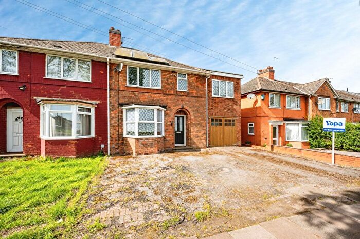 4 Bedroom Semi Detached House For Sale In Stuarts Road, Birmingham, B33