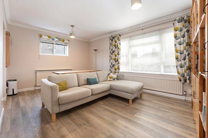 1 Bedroom Apartment For Sale In Mulgrave Road, Sutton, SM2